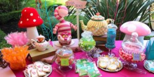 Alice-In-Wonderland-Birthday-Party-via-Karas-Party-Ideas-KarasPartyIdeas.com36-624x313